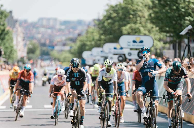 Arnaud Démare sprint naar tweede overwinning